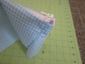 Sewing basting stitches comes in handy for a beginner learning how to sew - Sew Me Your Stuff